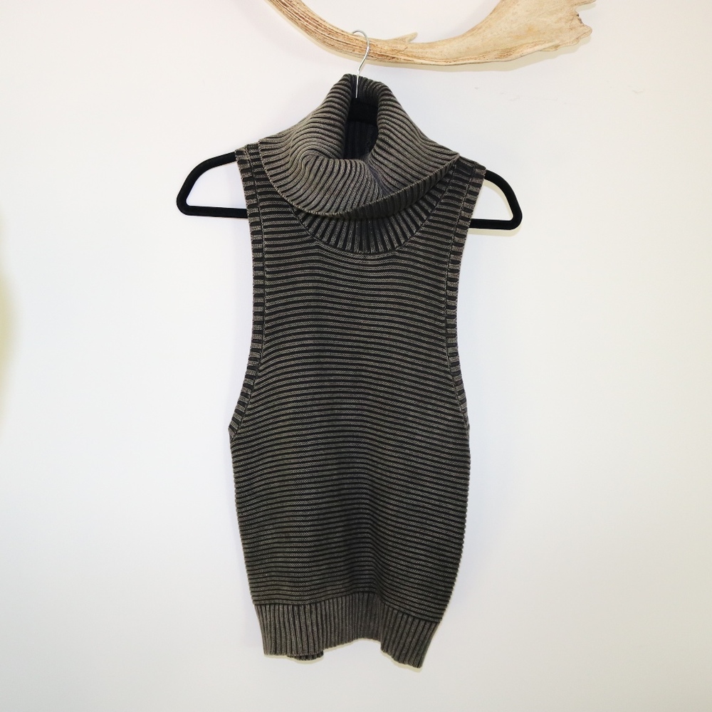 BOBBI ROCCO Turtle Neck Top